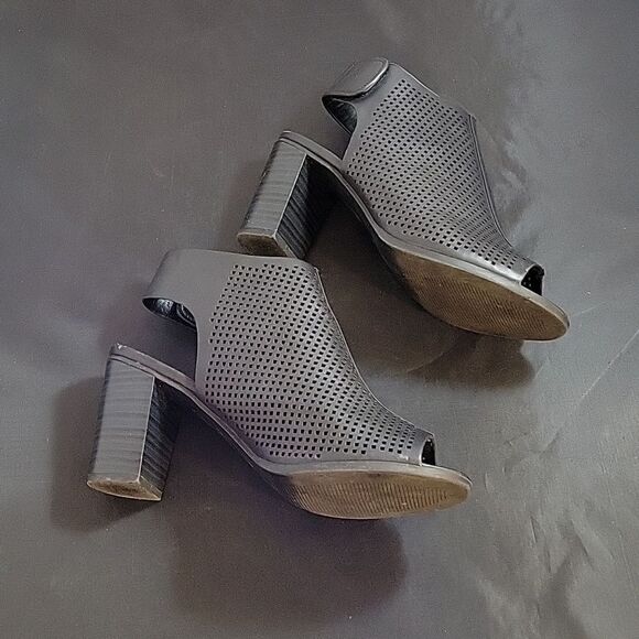 CITY CLASSIFIEDS ROADWAY-CEMENT PEEP TOE VELCRO CLOSURE STRAP SANDAL - Picture 11 of 13